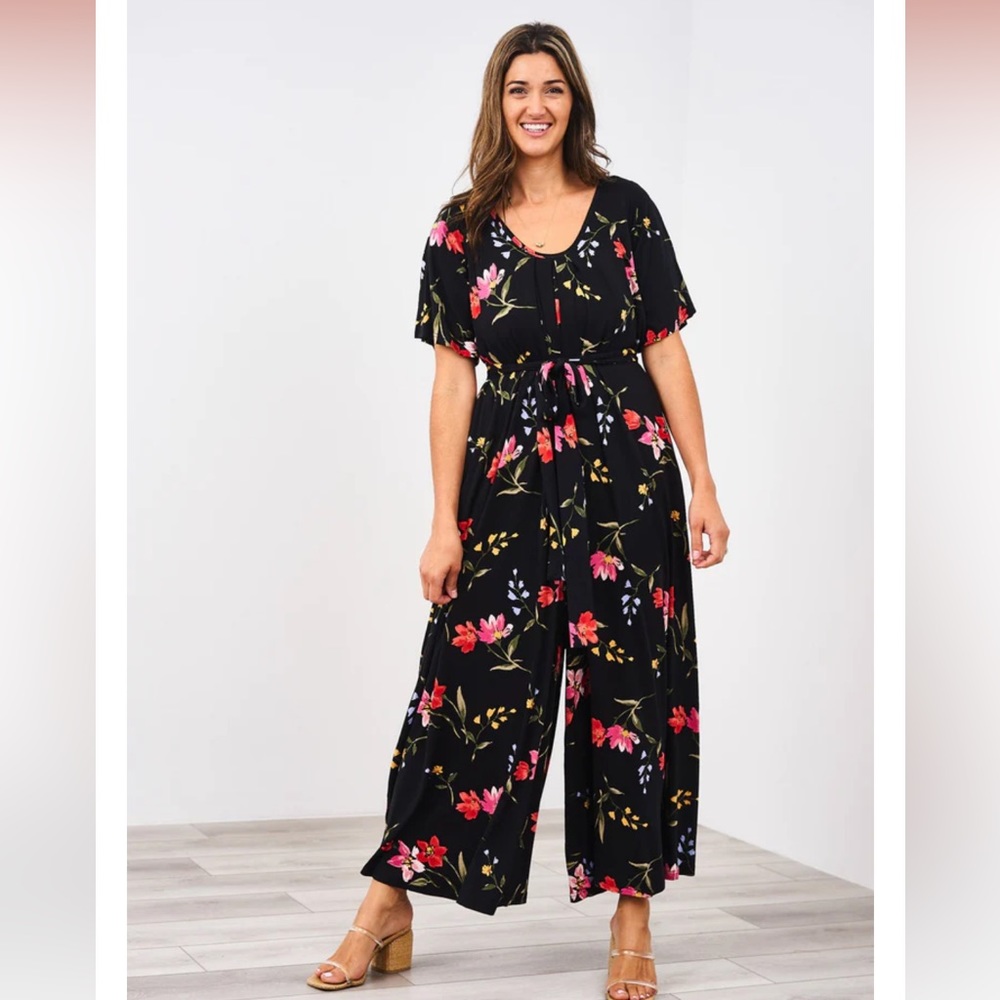 Latched Mama Nursing Maxi Momper in black floral print - Petite size - NWT